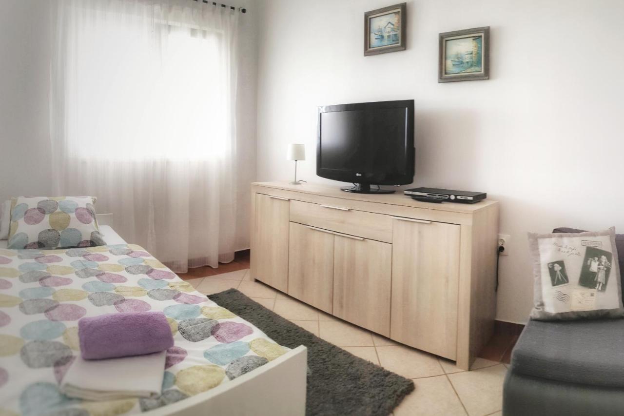 Apartments By The Sea Vir - 13104 Exterior foto